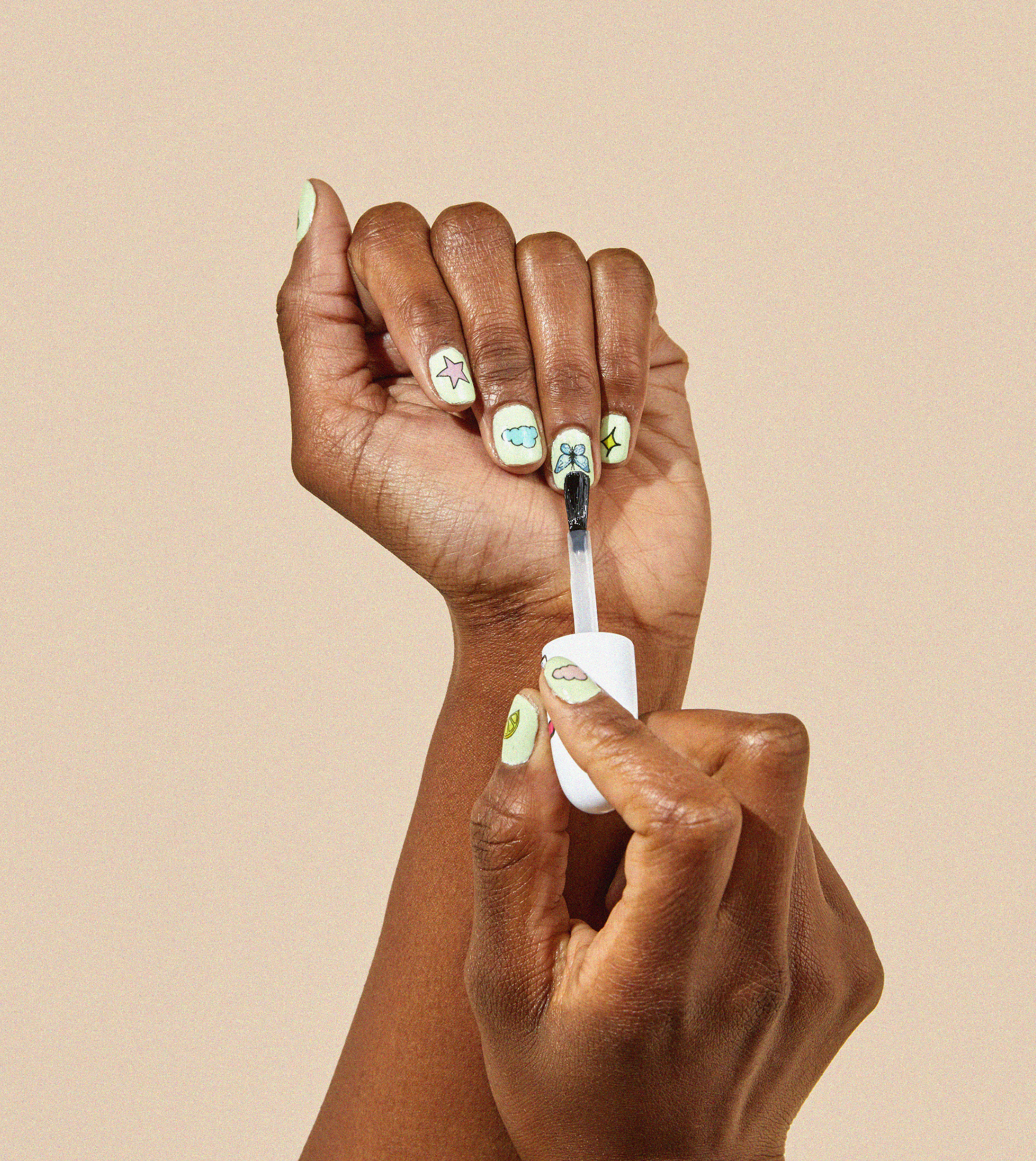 Daisy Dreams Nail Art